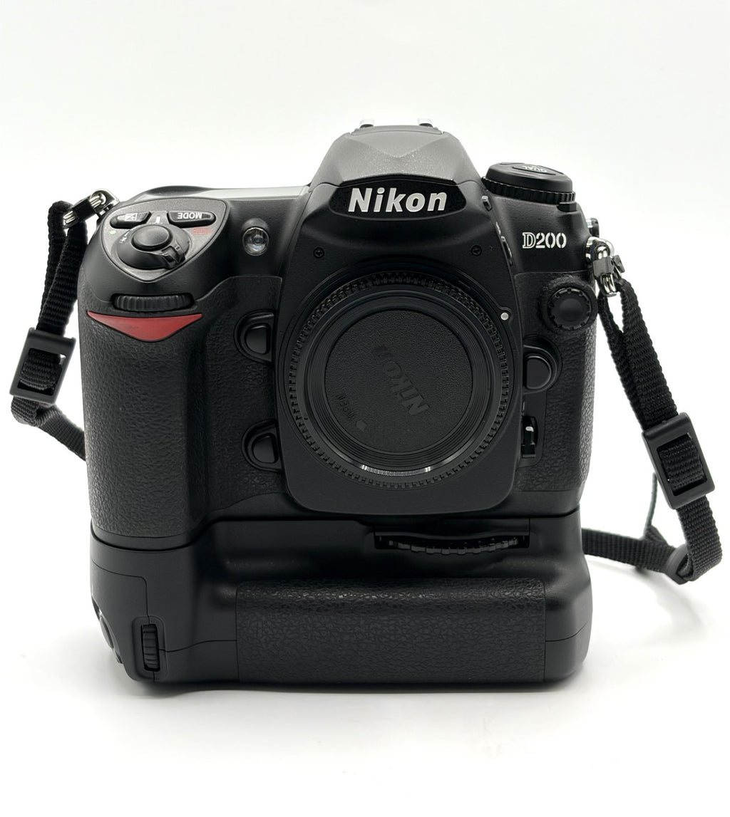 Nikon D200 Camera Body + MB-D200 Battery Grip Kit – Includes 2 Batteries