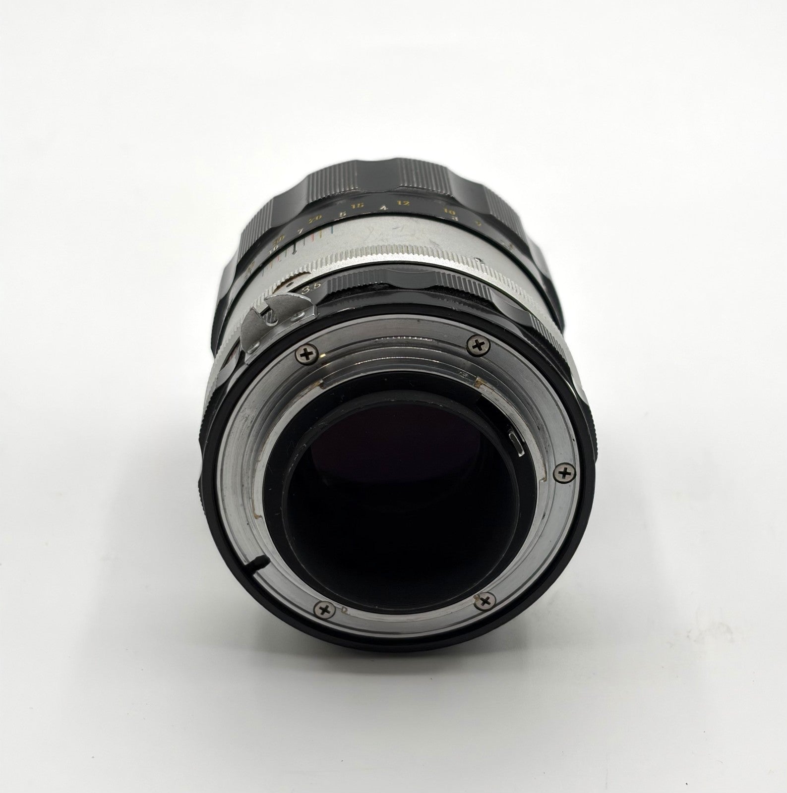 Nikkor-Q 135mm f/3.5 Lens – Nikon F-Mount